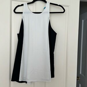 Alice and Olivia white and black tunic top